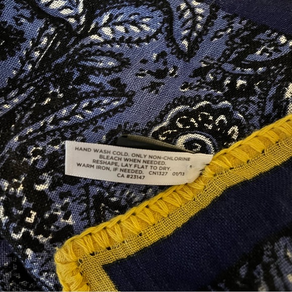 Talbots long rectangular linen/viscose blue pattern scarf, summer splash - Picture 4 of 6